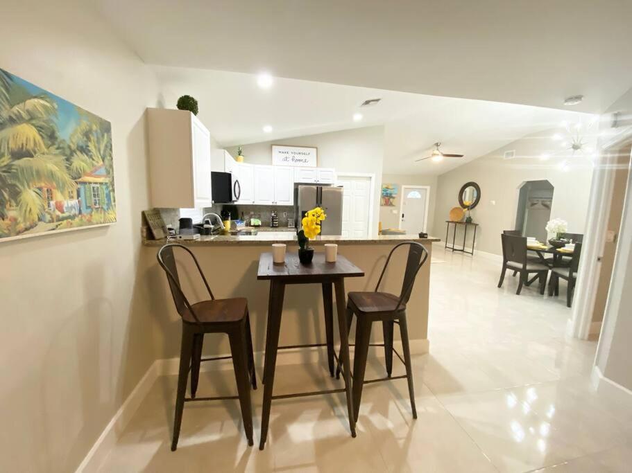 Spacious Home Near Downtown & The Beach Delray Beach Εξωτερικό φωτογραφία